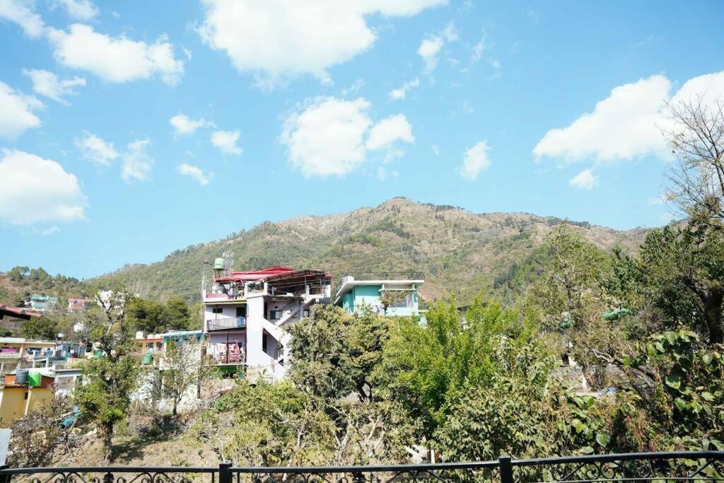 The Periwinkle Homestay Bhīm Tāl المظهر الخارجي الصورة